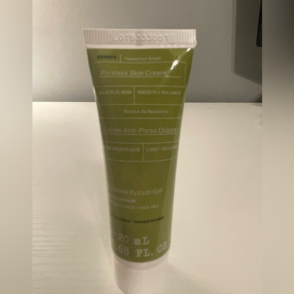 Korres poreless skin cream